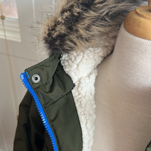 Lands end hooded children’s winter coat - Picture 3 of 16